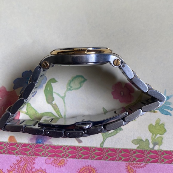 Rare Authentic Gucci 9040L Champagne Dial 2-toned Stainless Steel Ladies Watch. - Picture 13 of 16